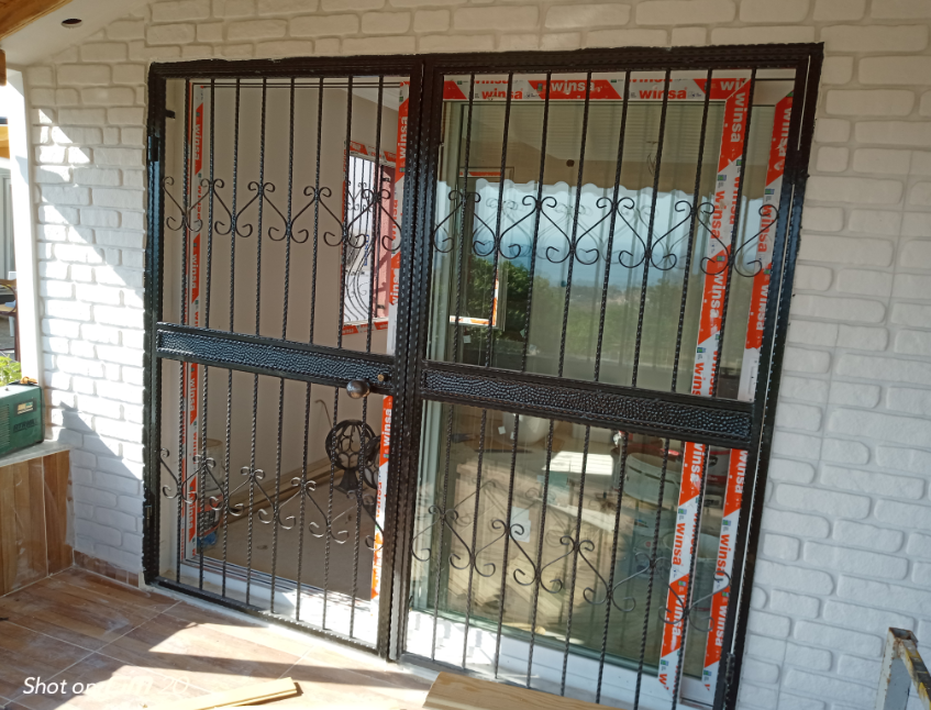 iki kanatlı kapı korkuluk