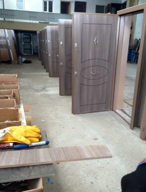 teşhir çelik kapı